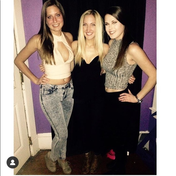 Cream crop halter top - Picture 4 of 4